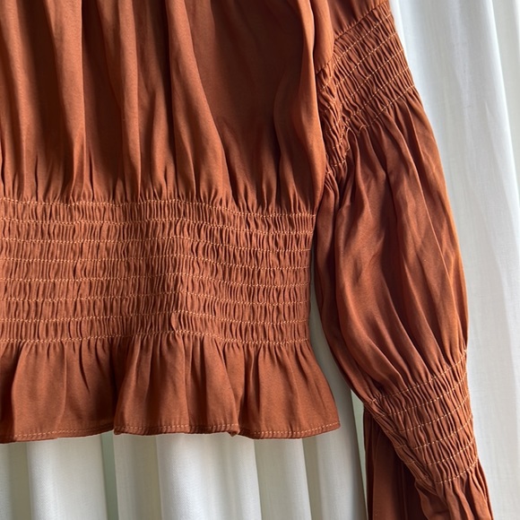 DO + BE - size medium - brown statement blouse - Picture 3 of 7